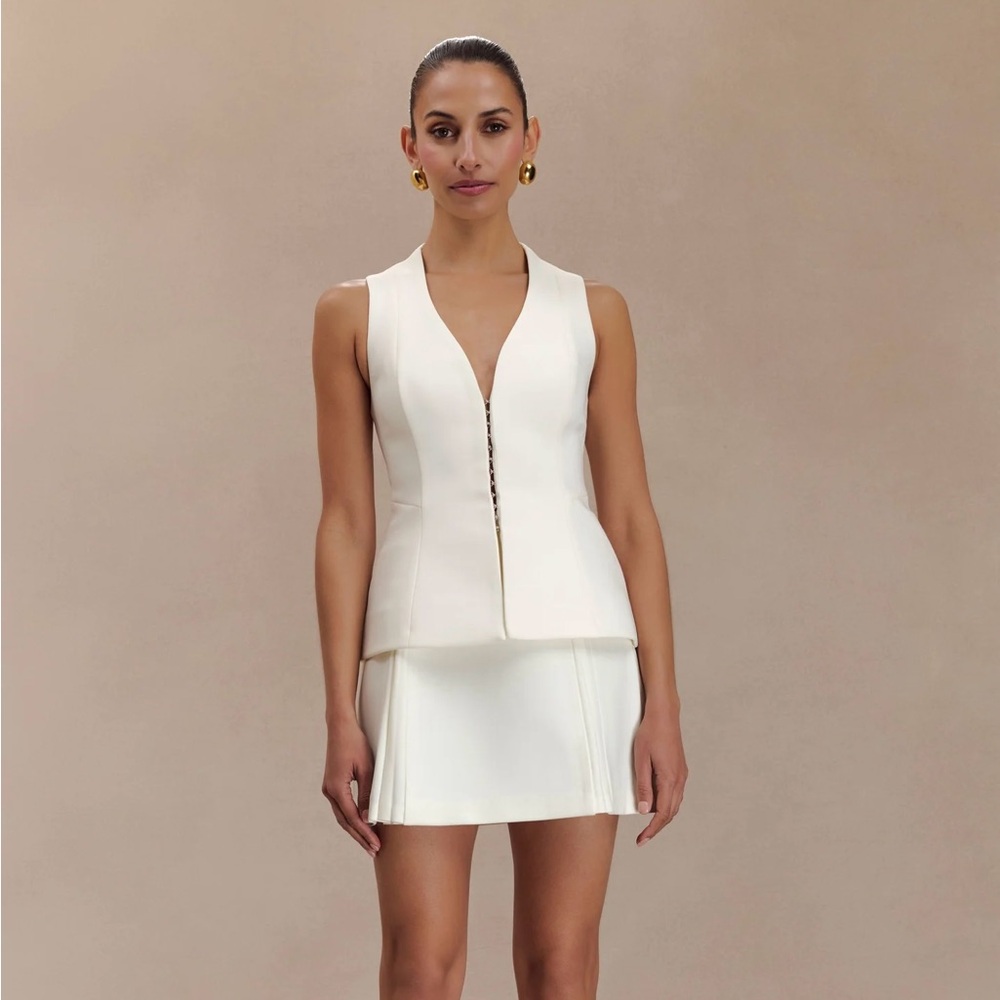 NWT Melinda Mini Skirt with Pleats - Ivory M